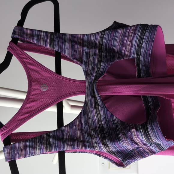 fuchsia Lululemon tank with built in bra - Picture 3 of 3